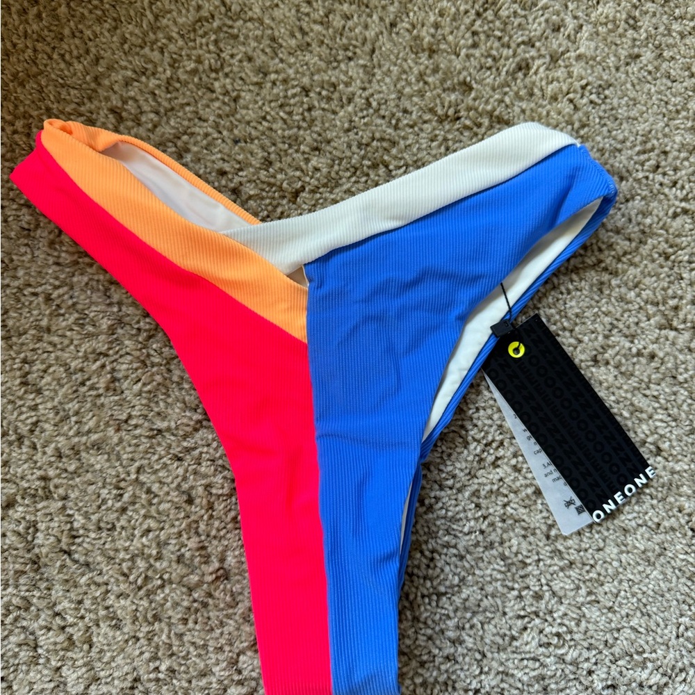 ONEONE Women's Colorblock Bikini Bottom in “Tracy” - Cheeky